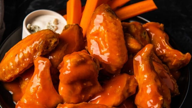 frank's redhot garlic buffalo wings