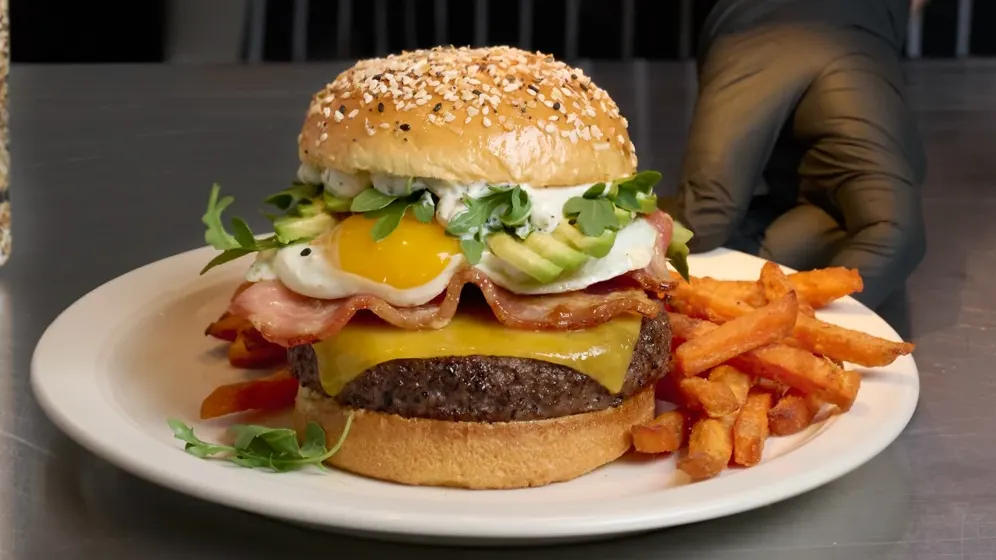 Hamburger déjeuner plein-goût