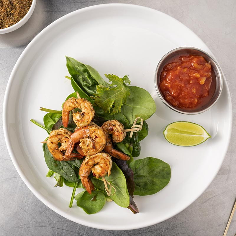 Brochettes de crevettes à l’ail et la lime