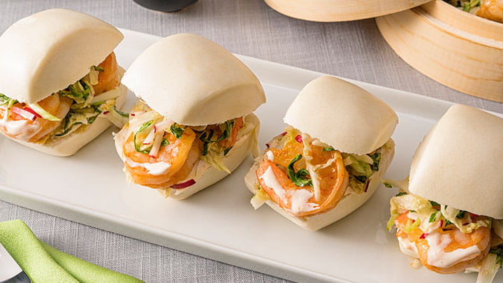 Pains moelleux cuits à la vapeur avec crevettes