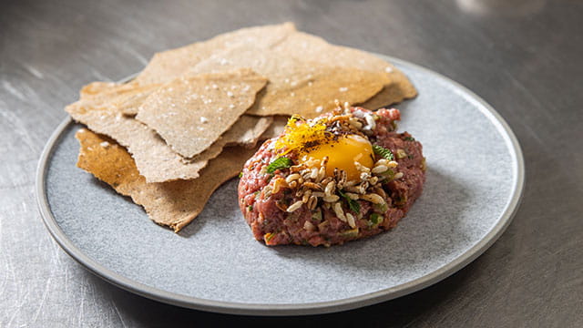 SANDWICH CHAUD AU POULET BUFFALO FAÇON NASHVILLE