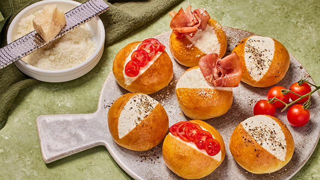 Cacio e Pepe Maritozzi