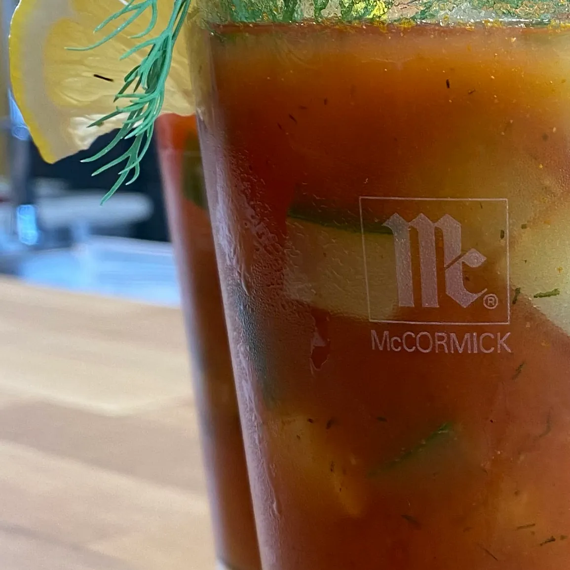 Cooler de vodka aux concombres et aux tomates