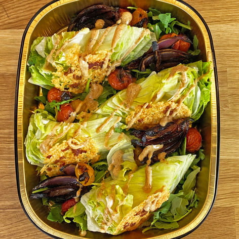 Salade de quartiers de laitue style grilladerie