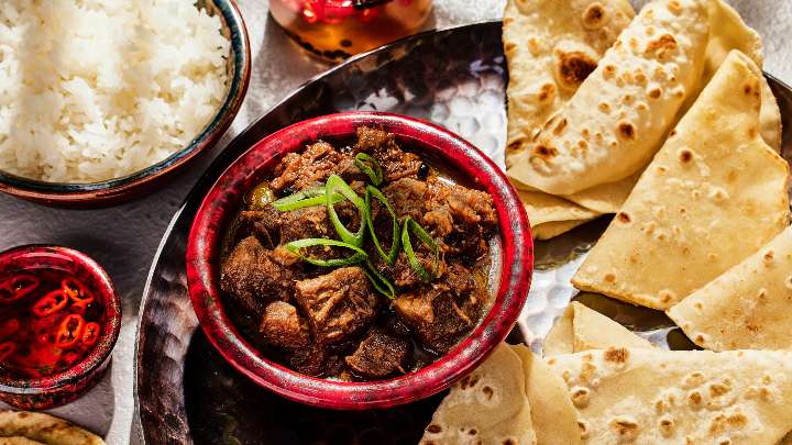 Adobo de porc philippin avec crêpes mandarine