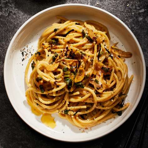 Pâtes bucatini furikake